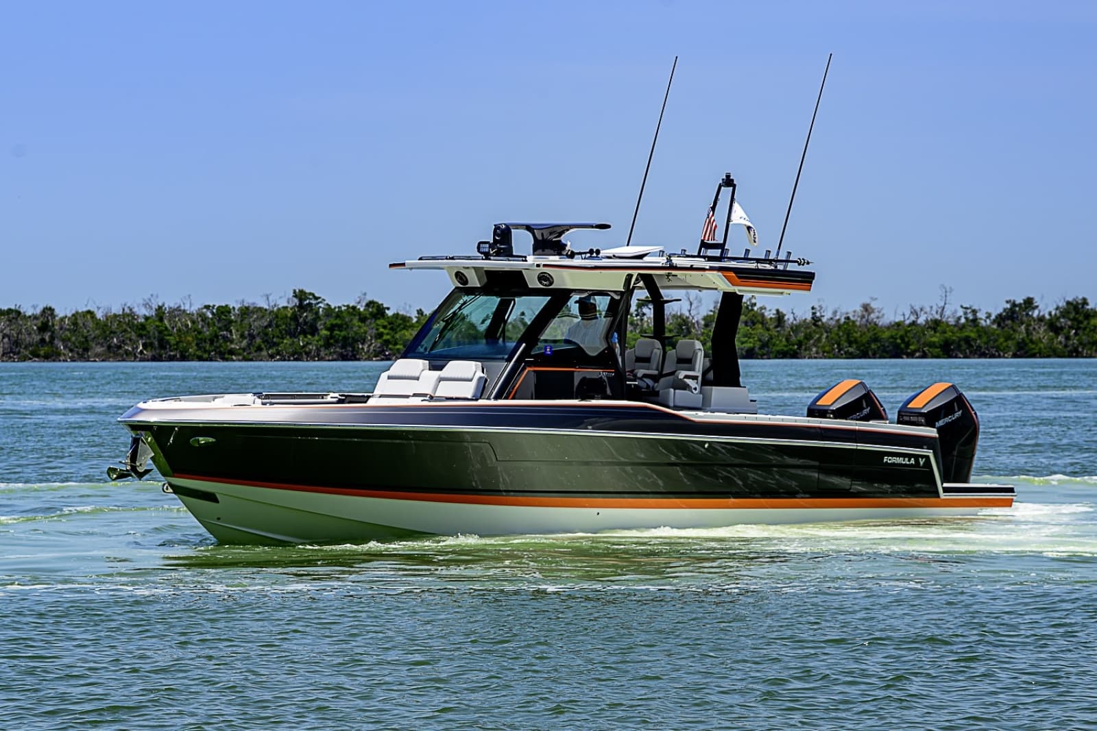 2024 Formula 387 Center Console Fish