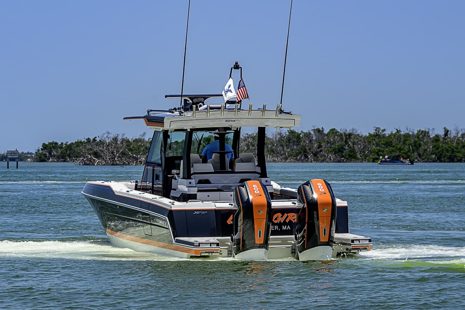 2024 Formula 387 Center Console Fish