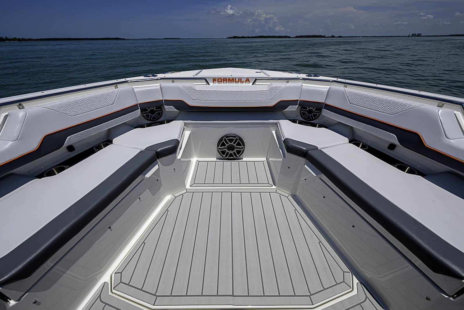 2024 Formula 387 Center Console Fish