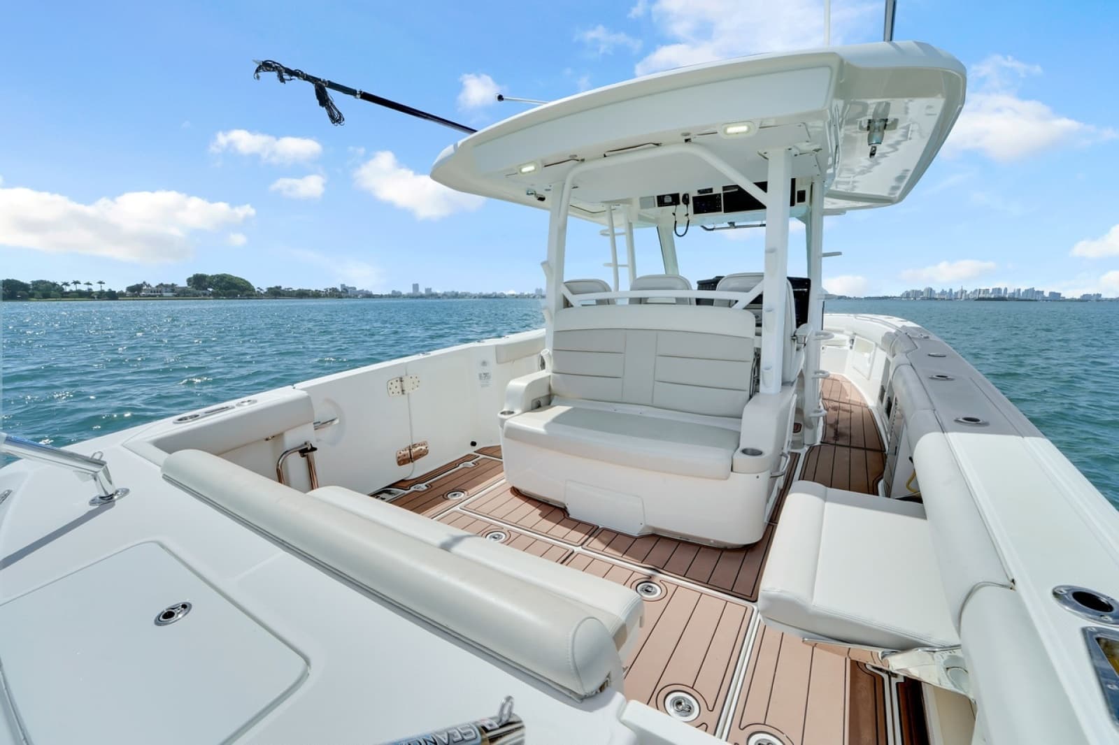 2020 Boston Whaler 380 Outrage
