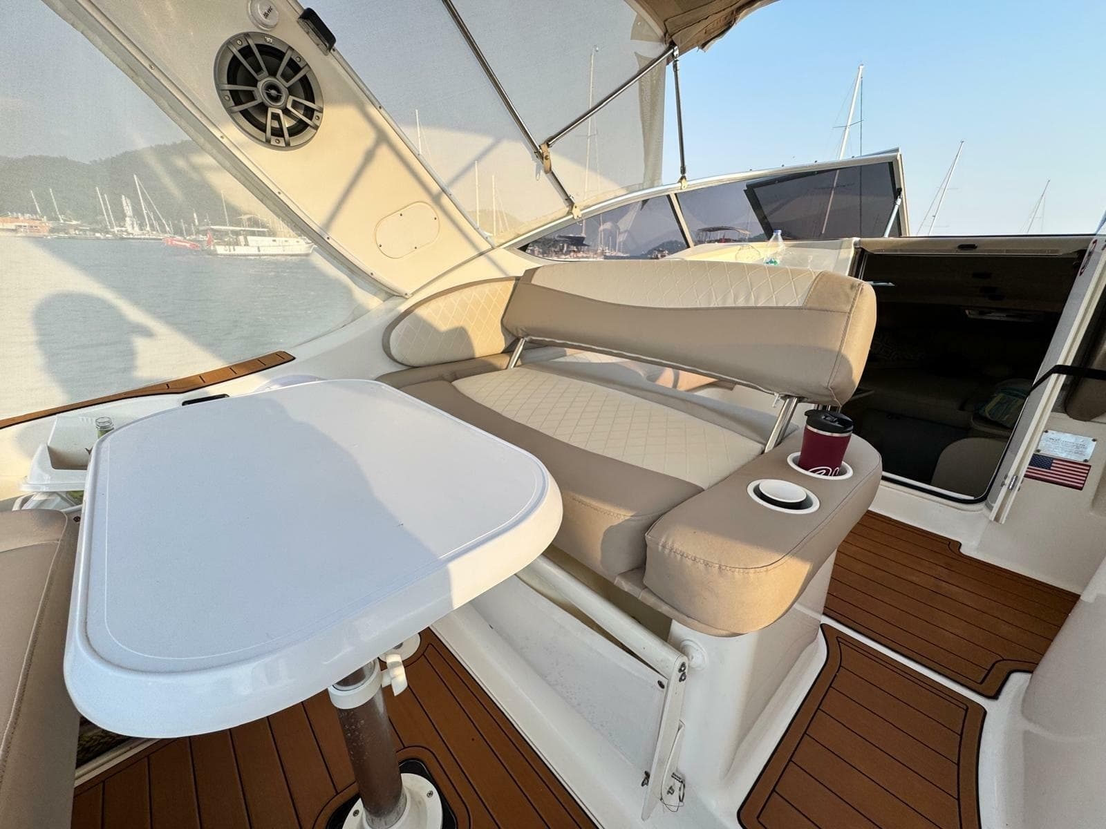 2001 Bayliner 2858