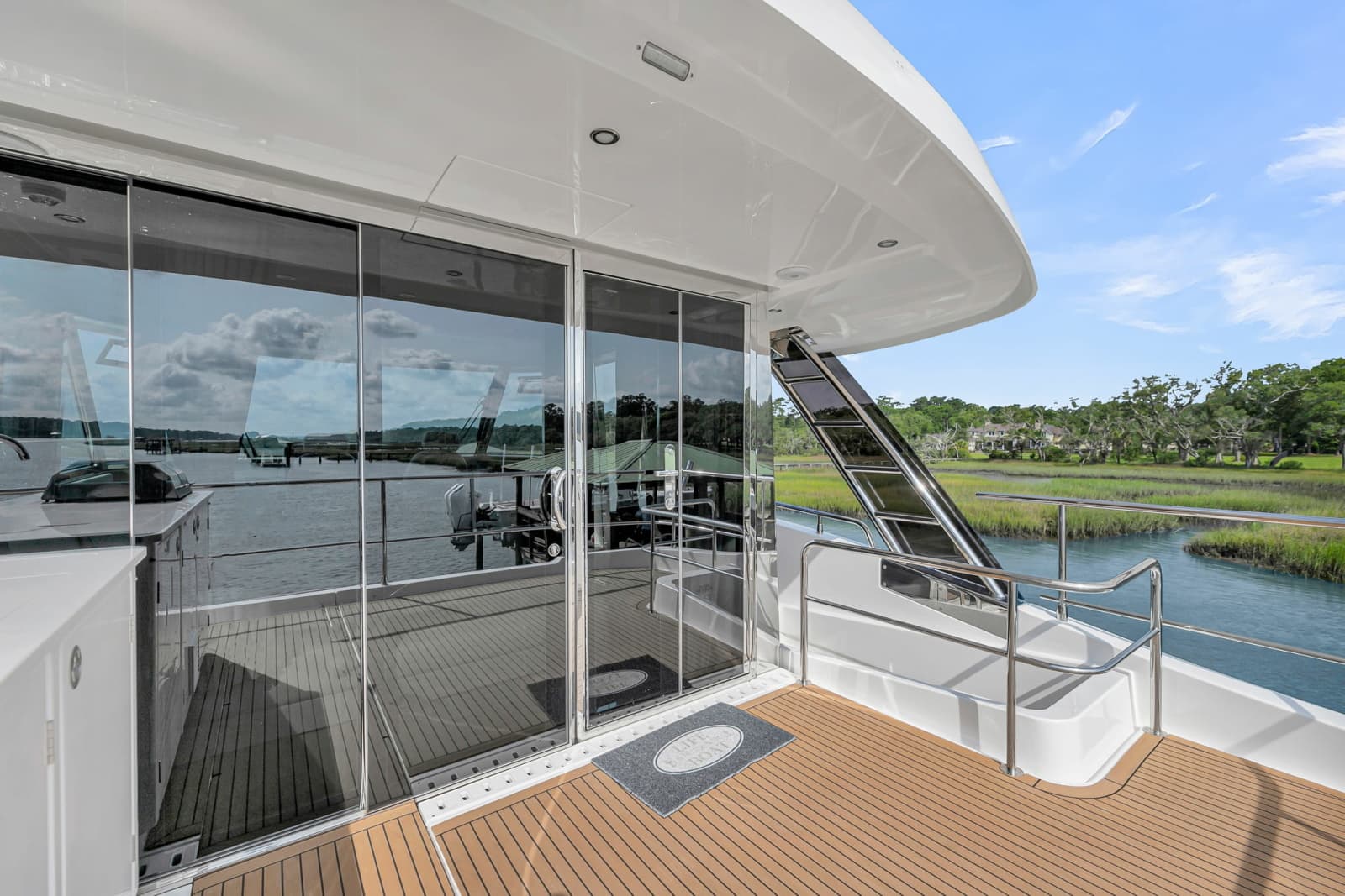 2025 Aquila 54 Yacht