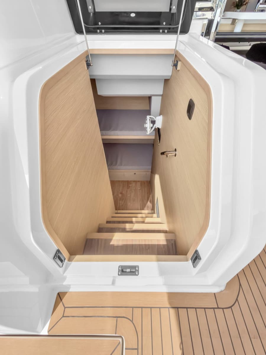 2025 Aquila 54 Yacht