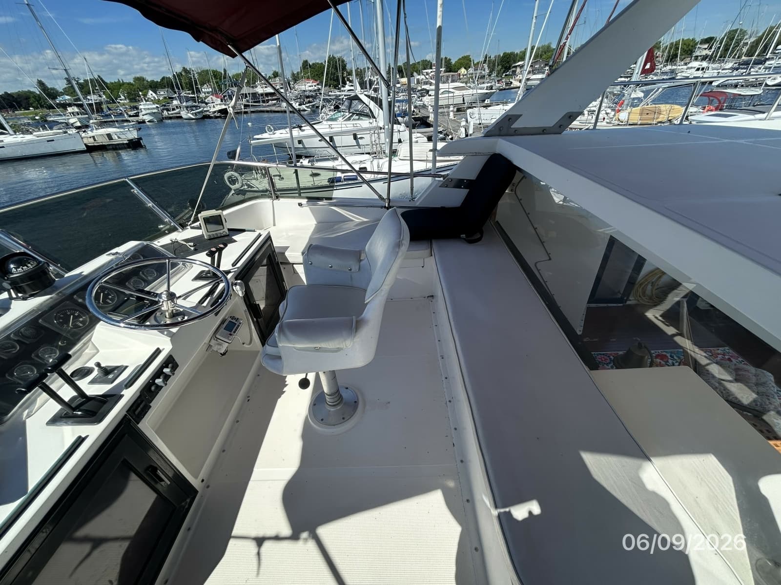 44' High Tech flybridge starboard