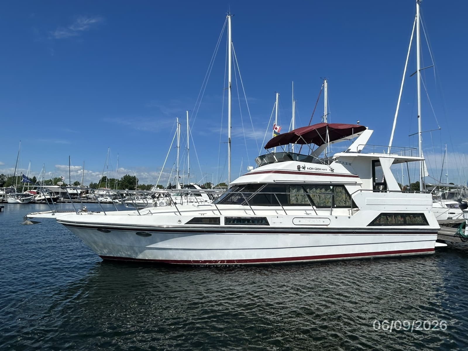 1988 High Tech Yachts Sundeck