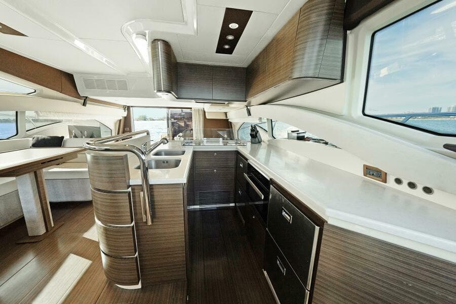 2017 Azimut 60 Flybridge