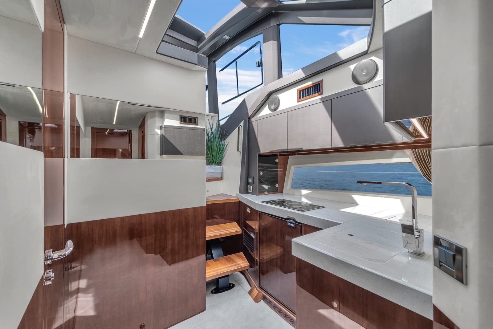 2023 Galeon 425 HTS