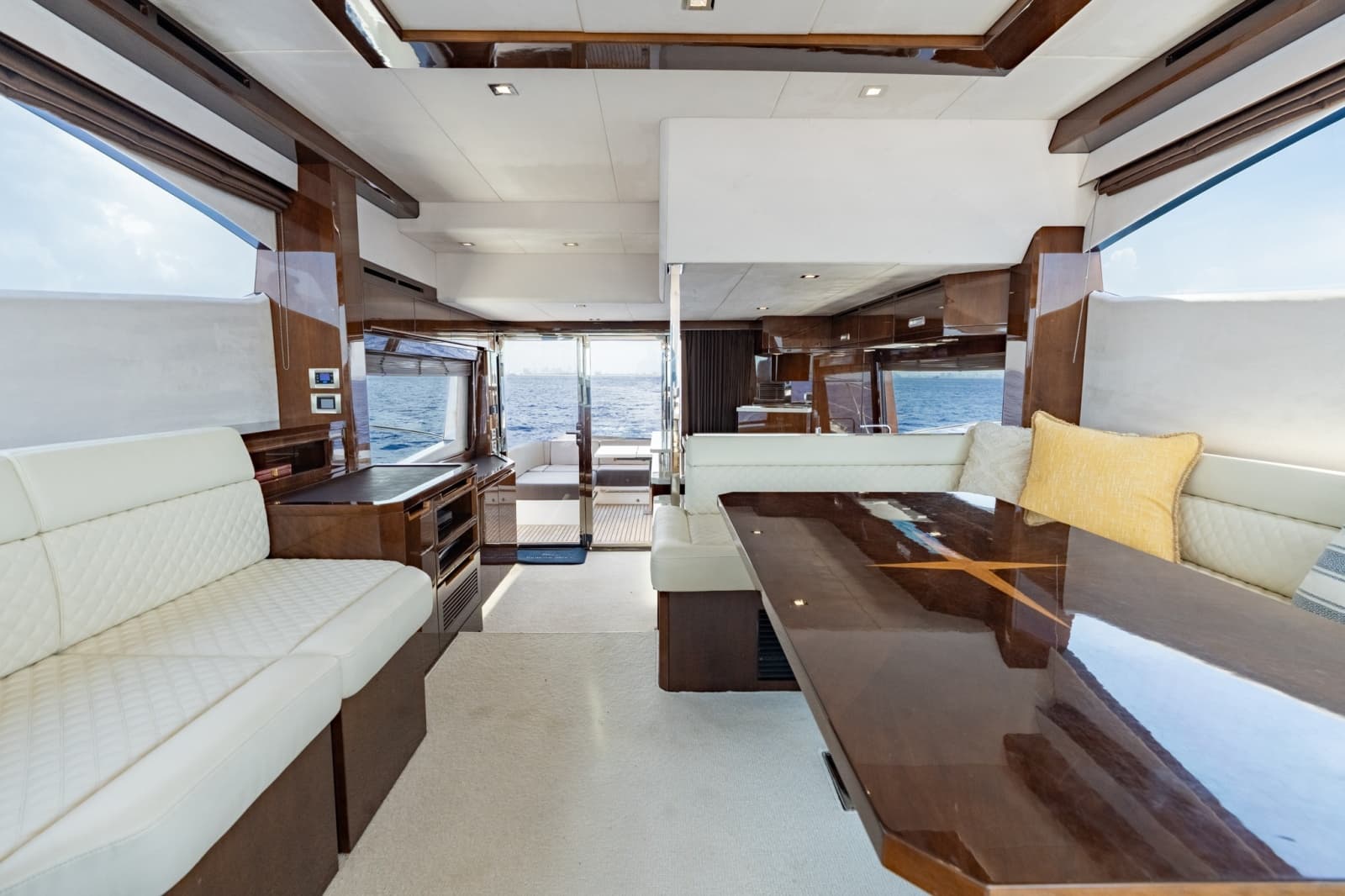 2017 Galeon 550 Fly