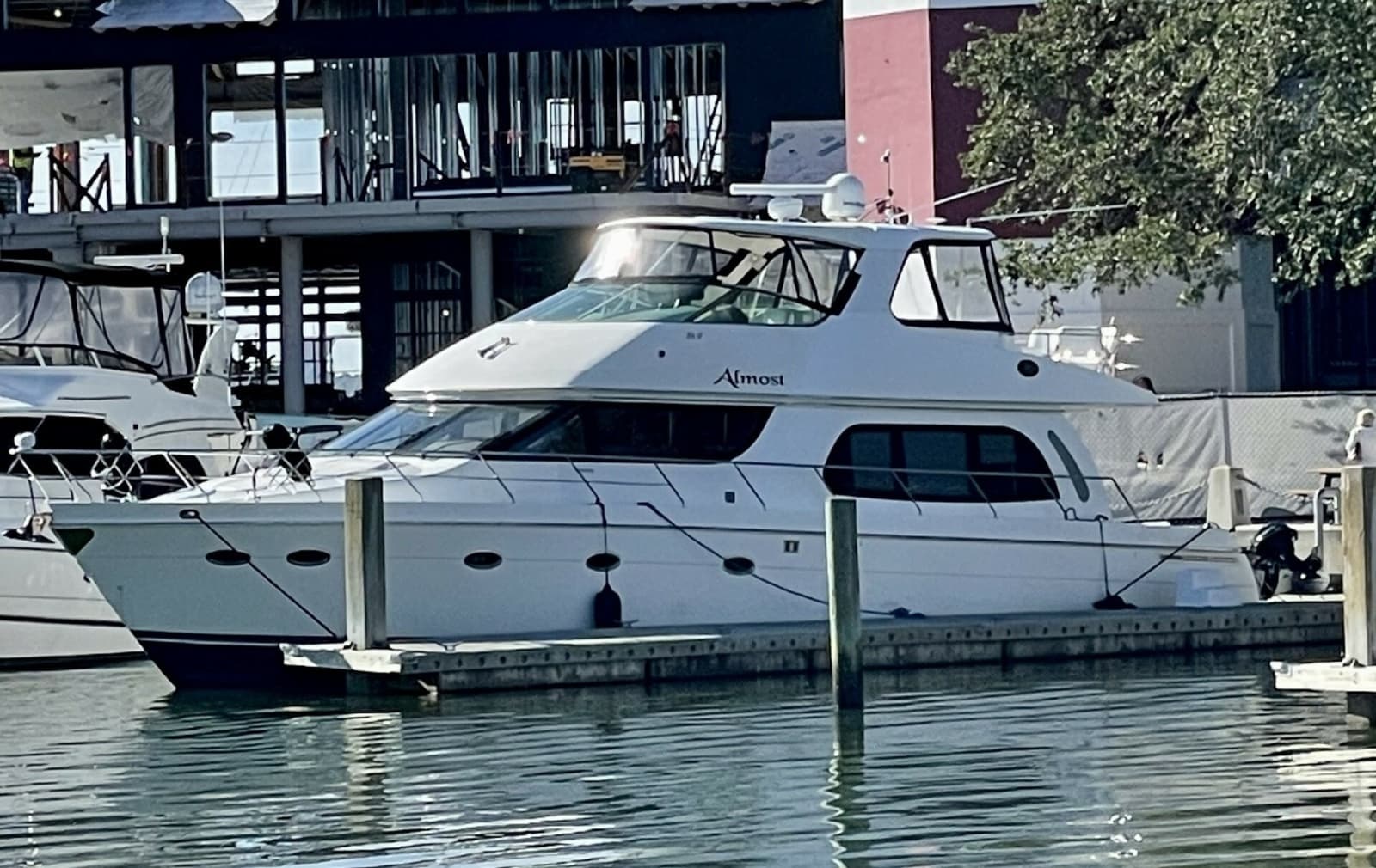 2006 Carver Voyager