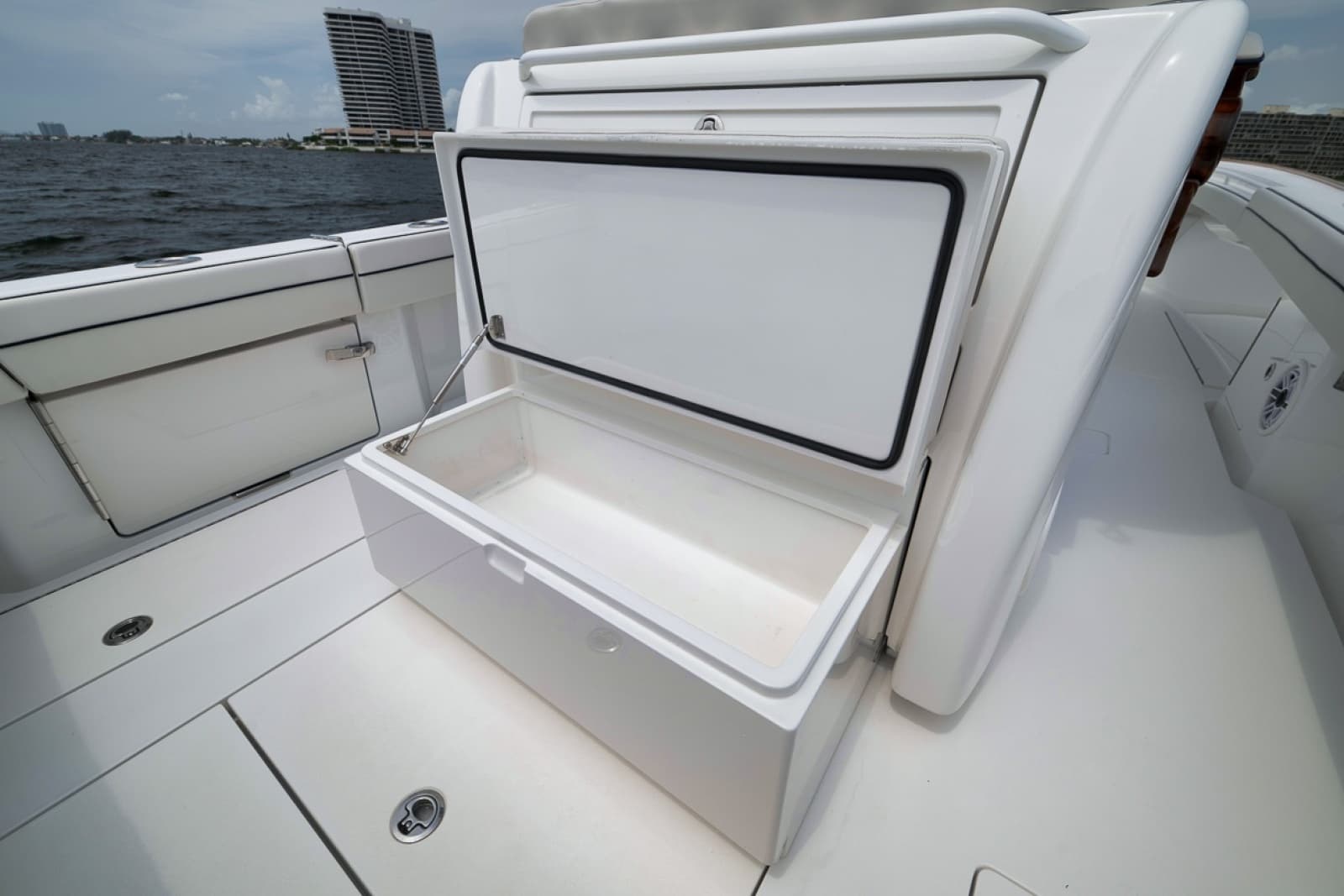 2023 Valhalla Boatworks V-33