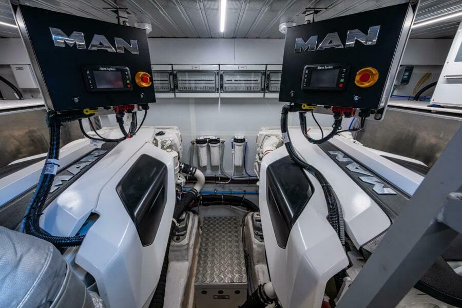 2023 Astondoa AS5