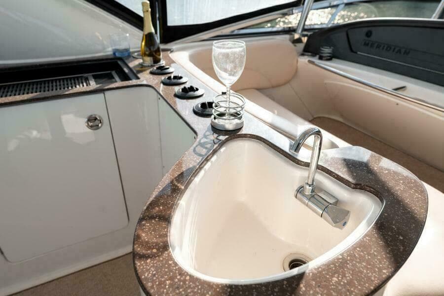 2014 Meridian 441 Sedan