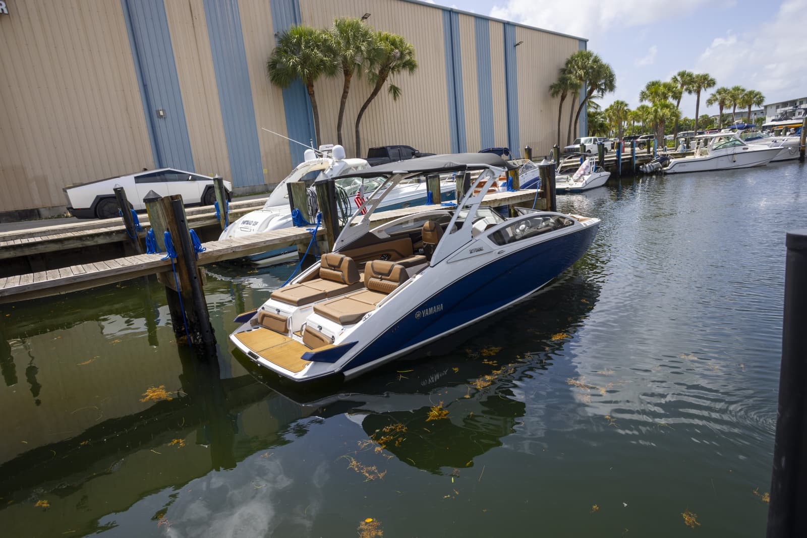2024 Yamaha Boats 275 SE