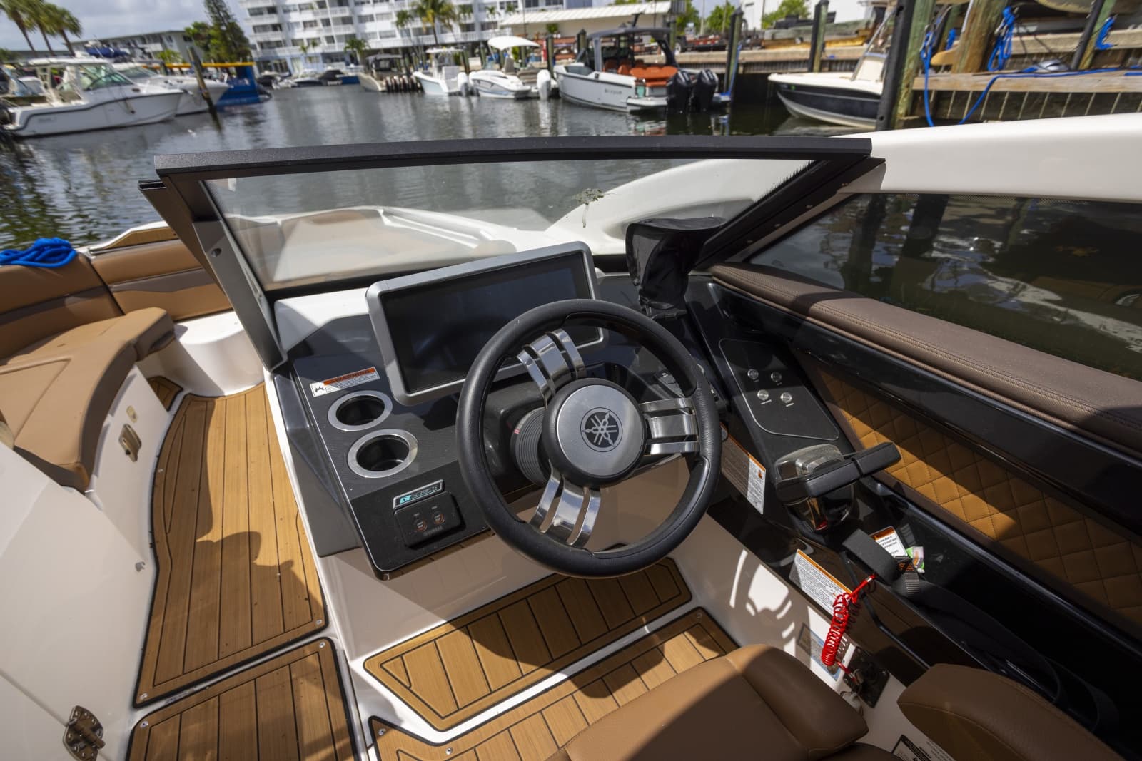 2024 Yamaha Boats 275 SE
