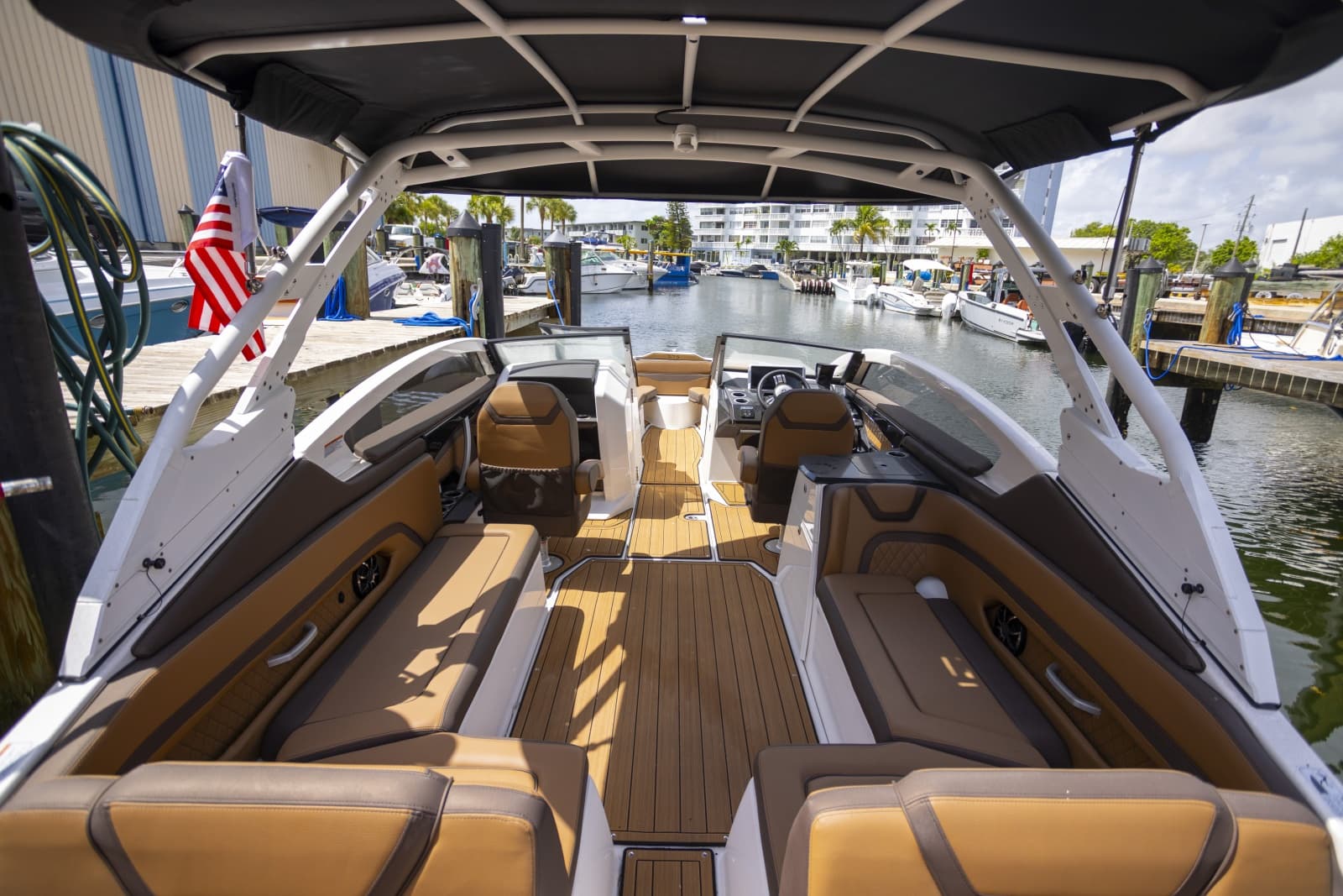 2024 Yamaha Boats 275 SE