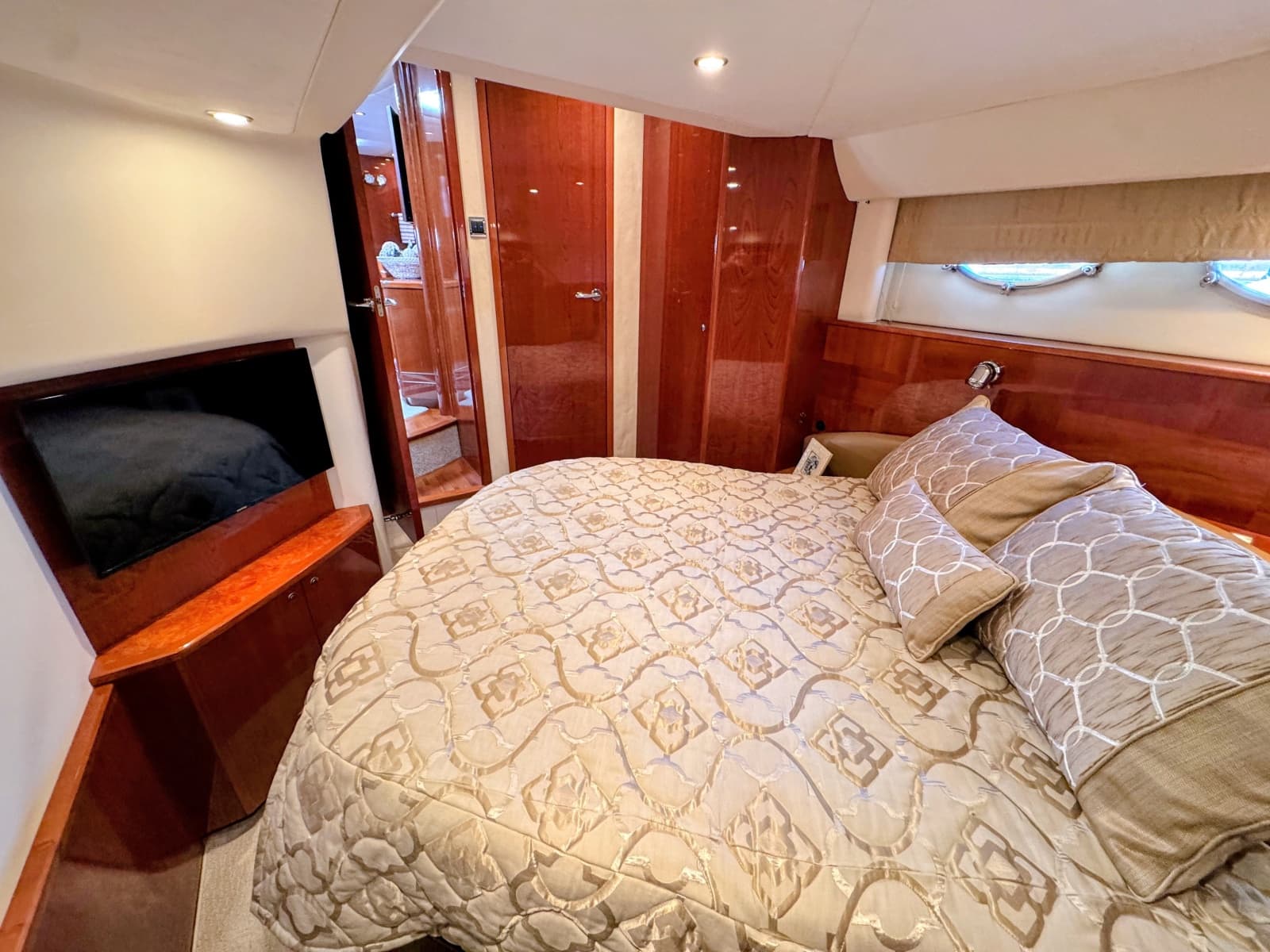 2004 Viking Princess V58