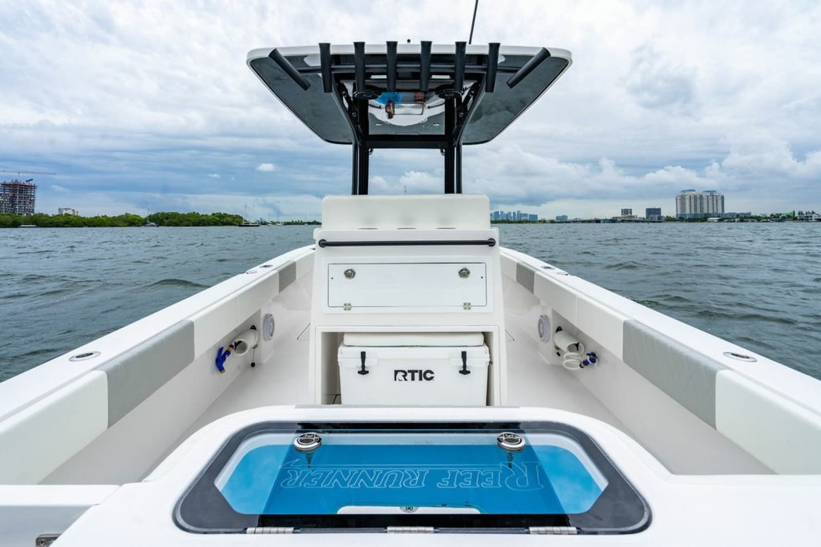 2027 Reef Runner 280