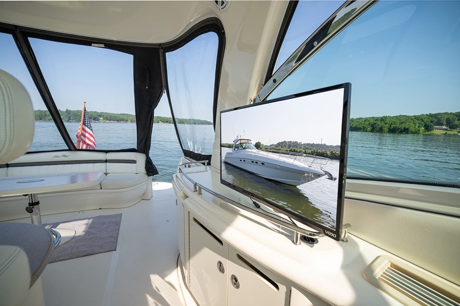 Cockpit TV