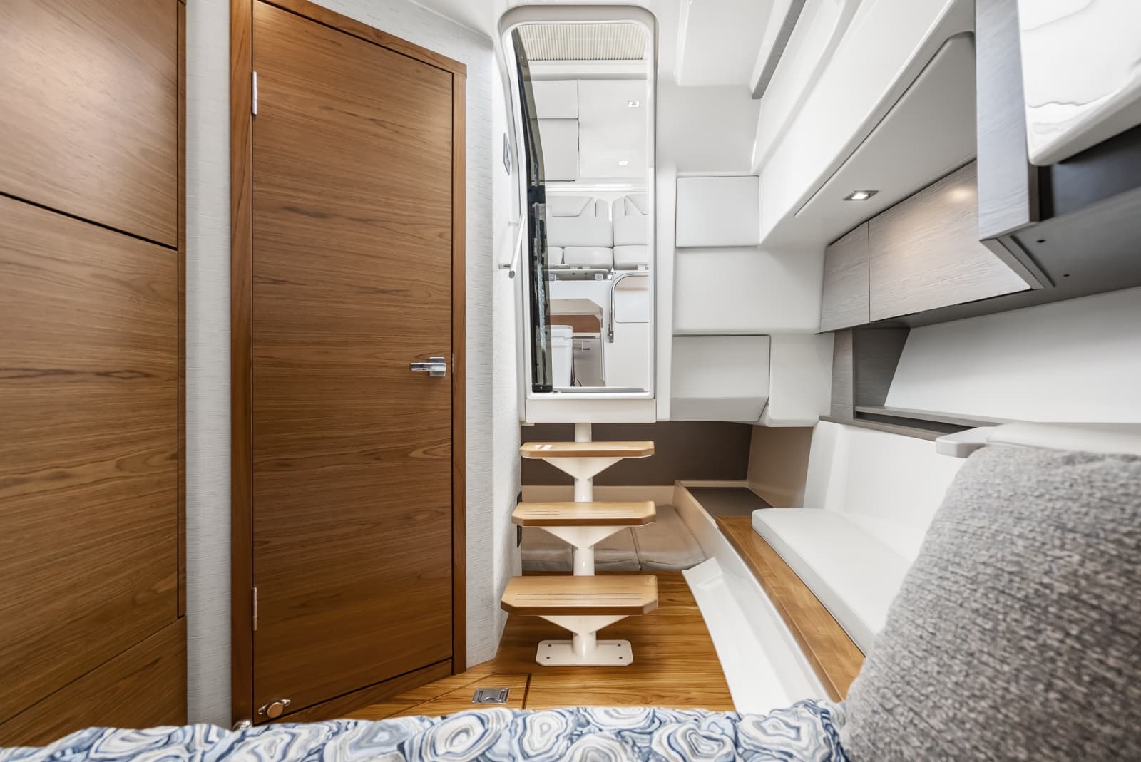 2024 Tiara Sport 43LS