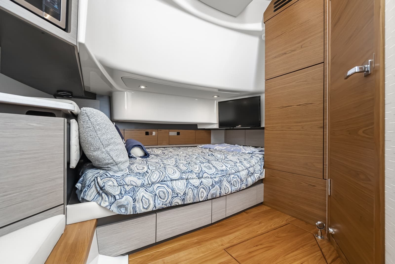 2024 Tiara Sport 43LS