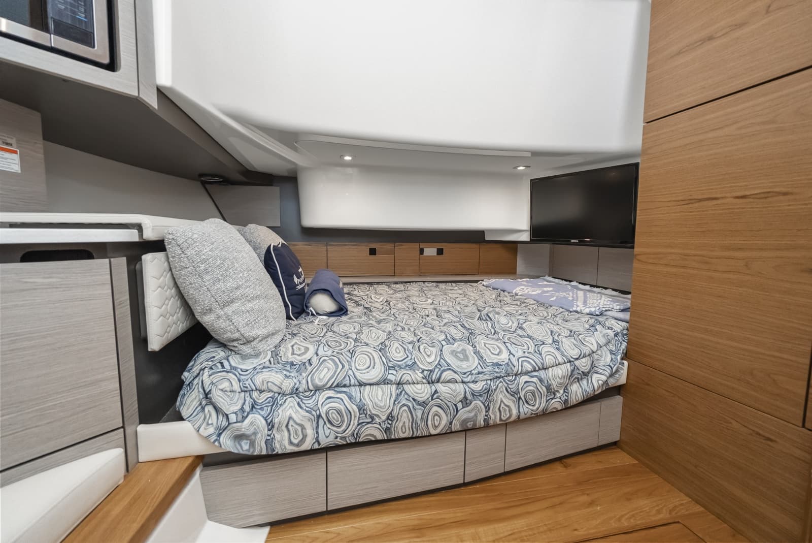 2024 Tiara Sport 43LS