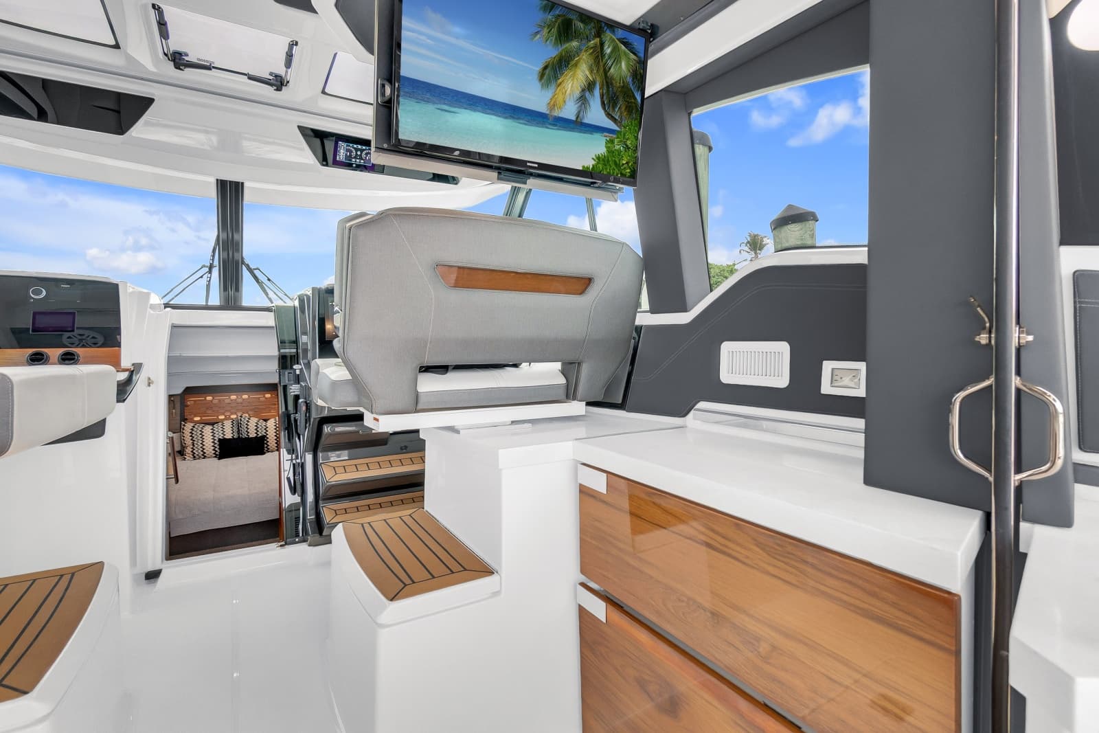 2021 Tiara Yachts 43 LE