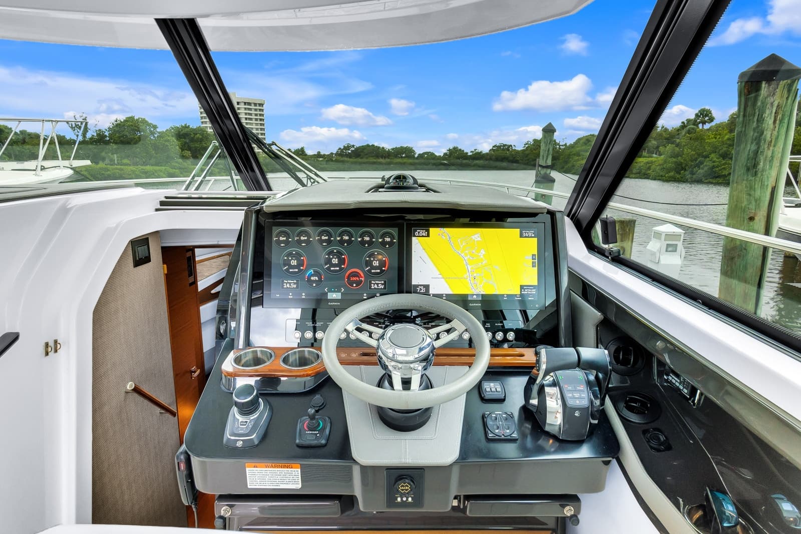 2021 Tiara Yachts 43 LE