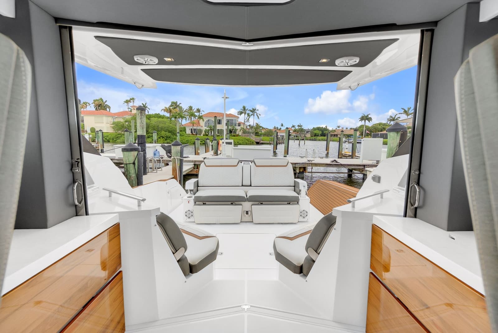 2021 Tiara Yachts 43 LE