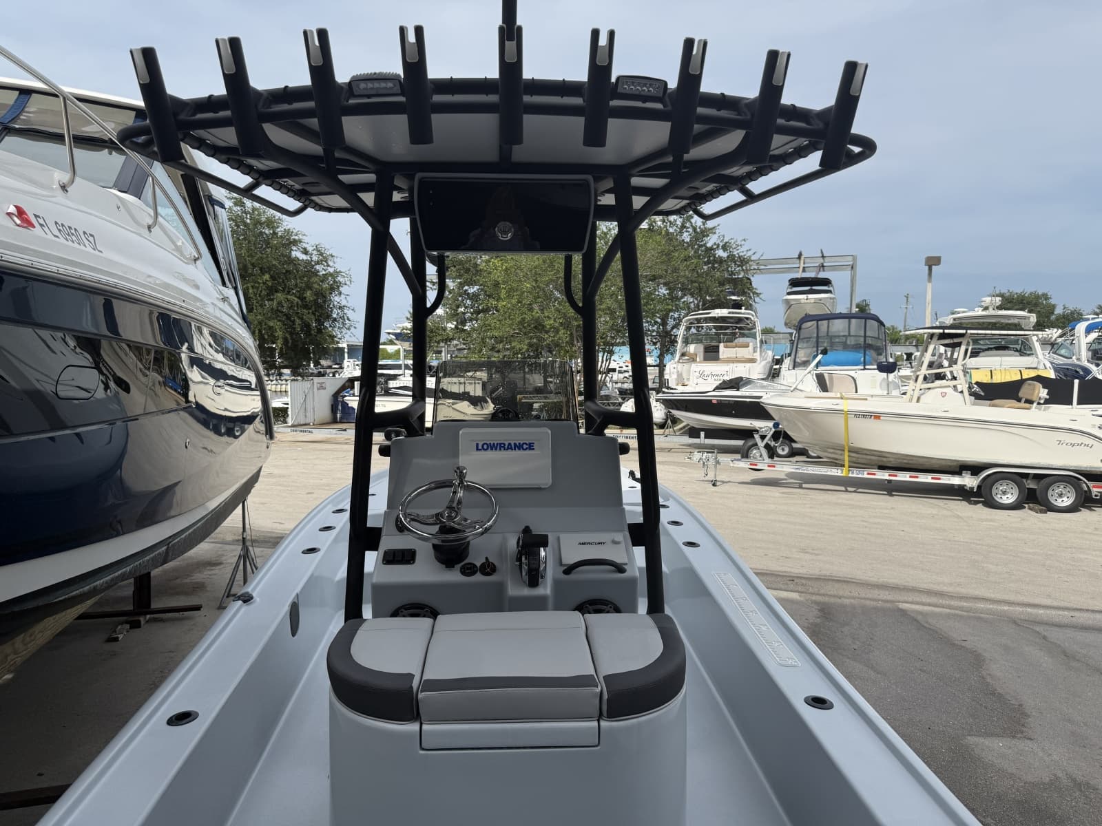 2017 Yellowfin 24 Bay CE