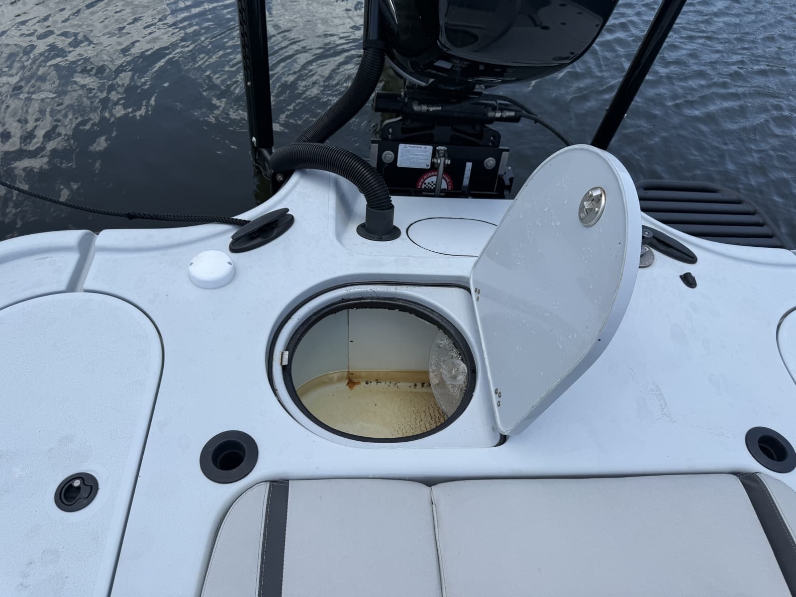 2017 Yellowfin 24 Bay CE