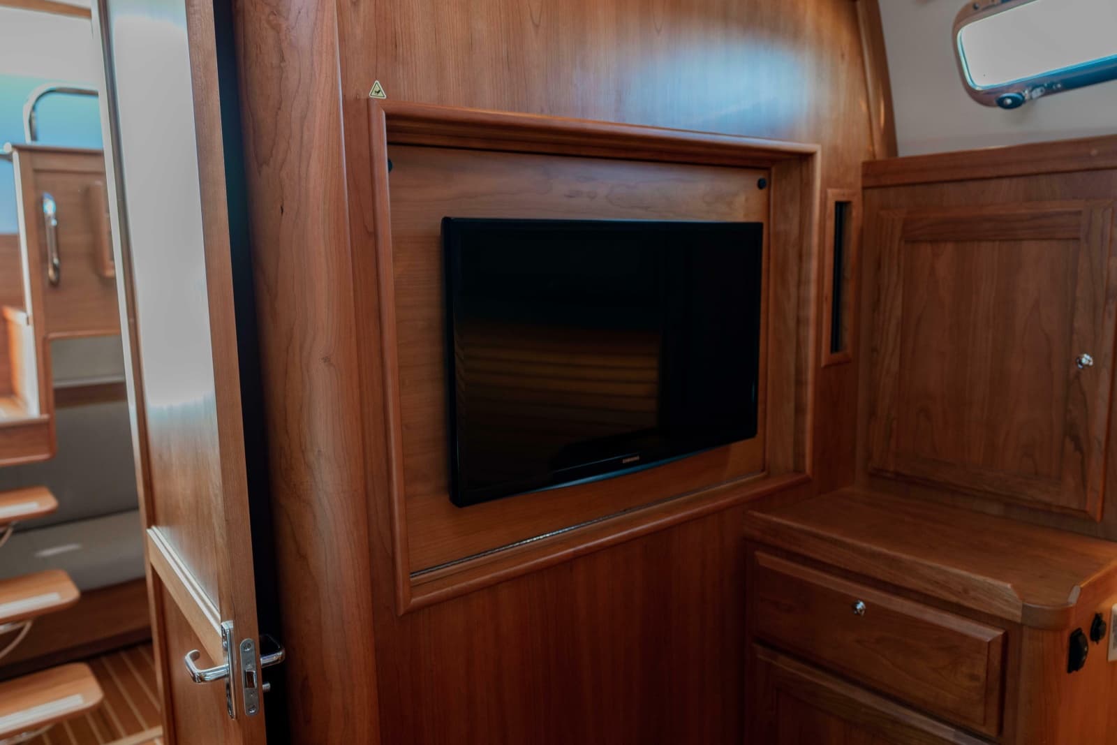 2021 Sabre 38 Salon Express