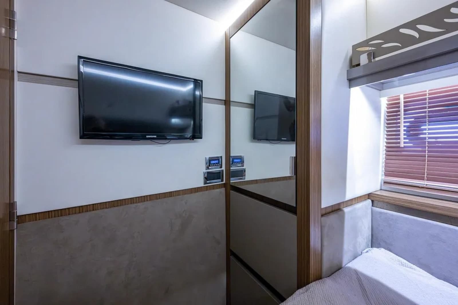 2018 Sea Ray L550 Fly