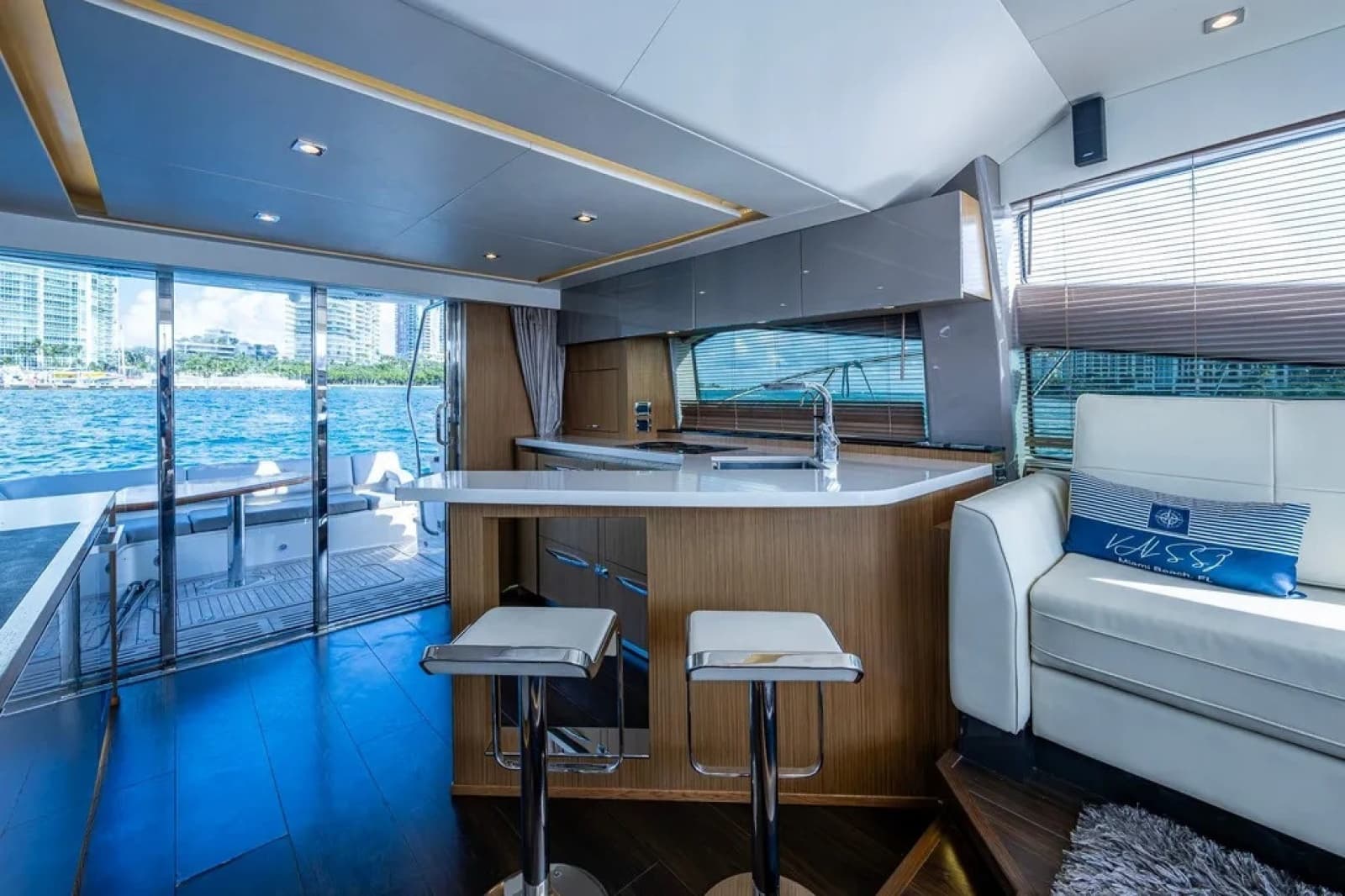 2018 Sea Ray L550 Fly