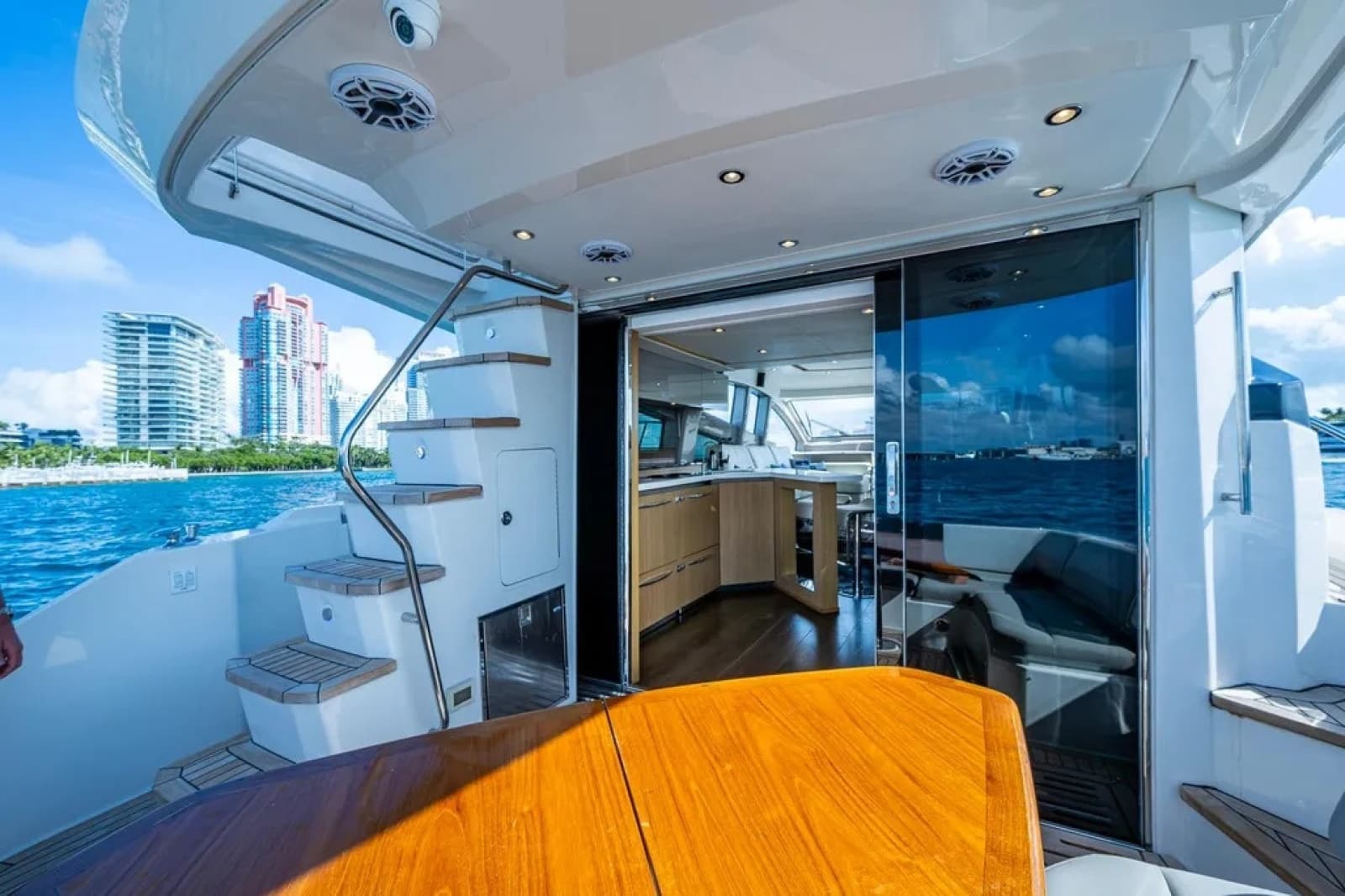2018 Sea Ray L550 Fly