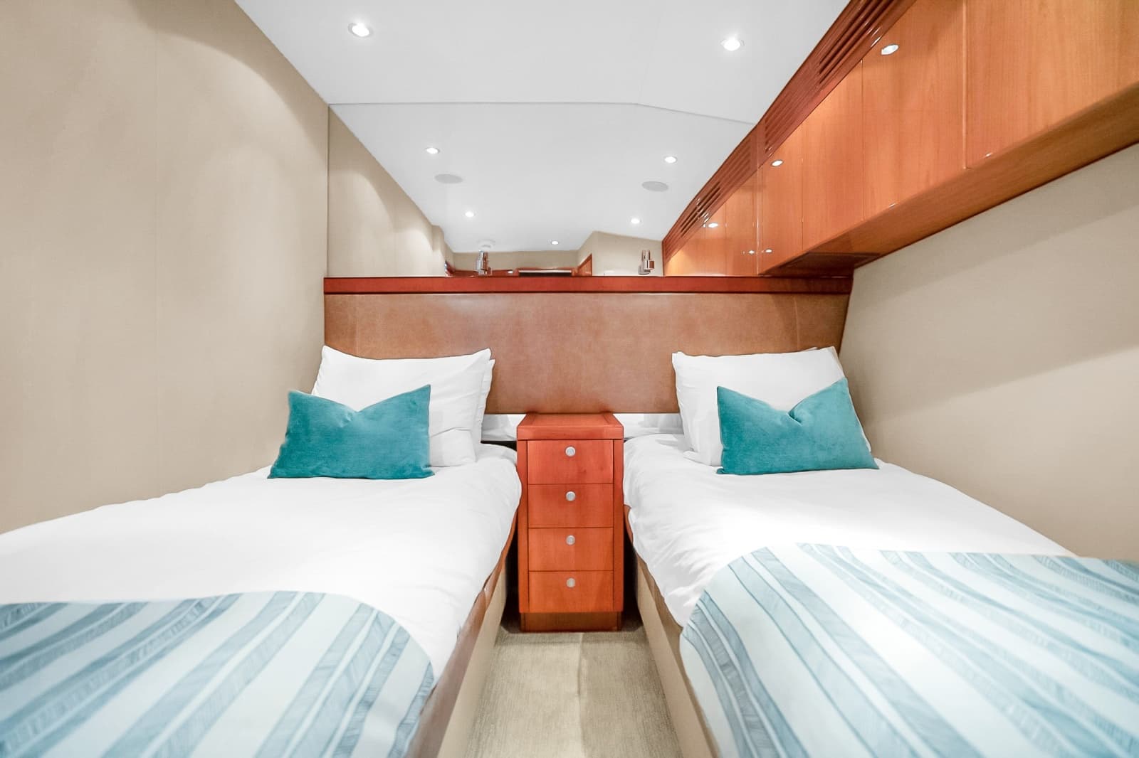 2008 Hatteras Convertible
