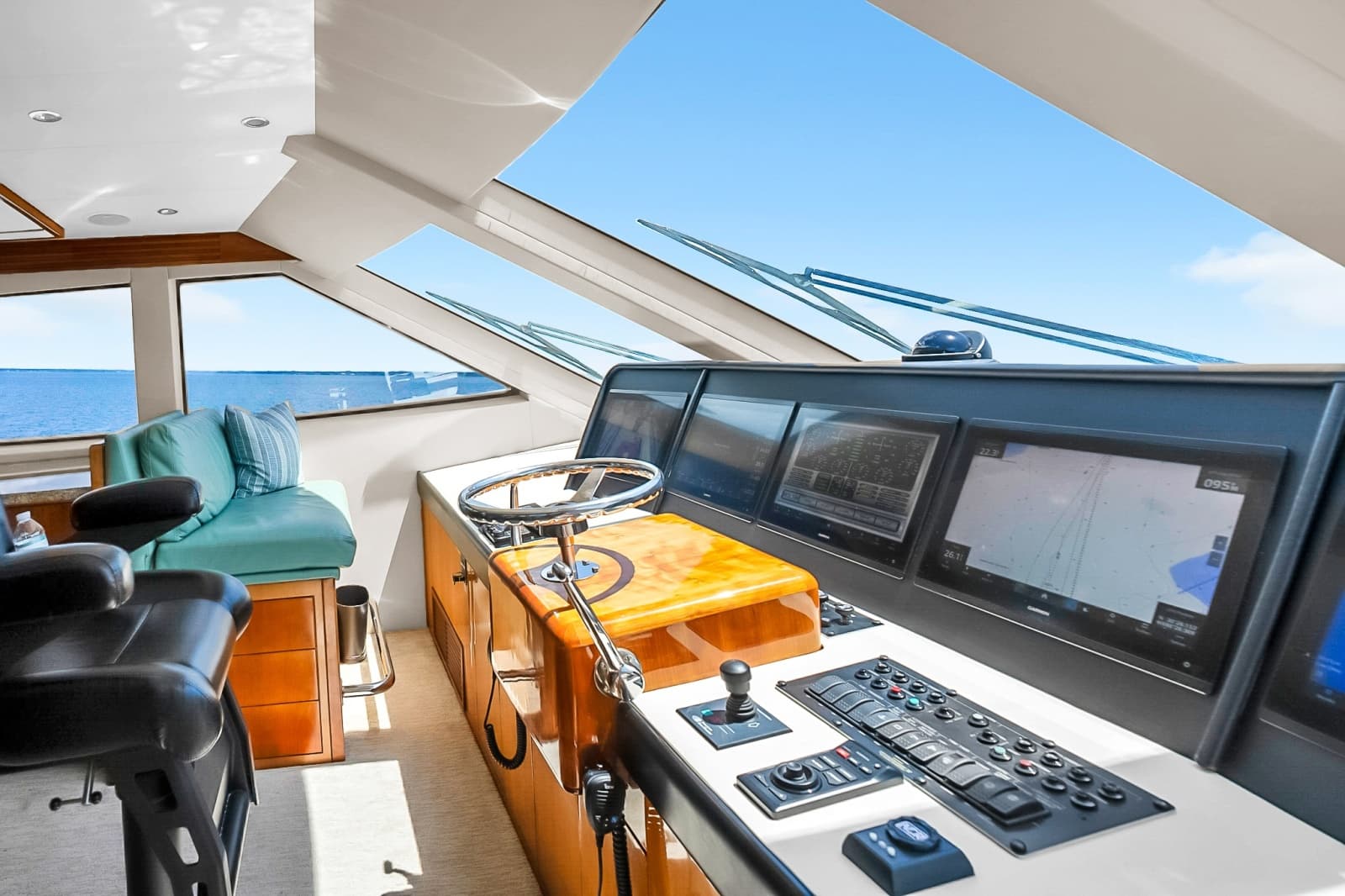 2008 Hatteras Convertible