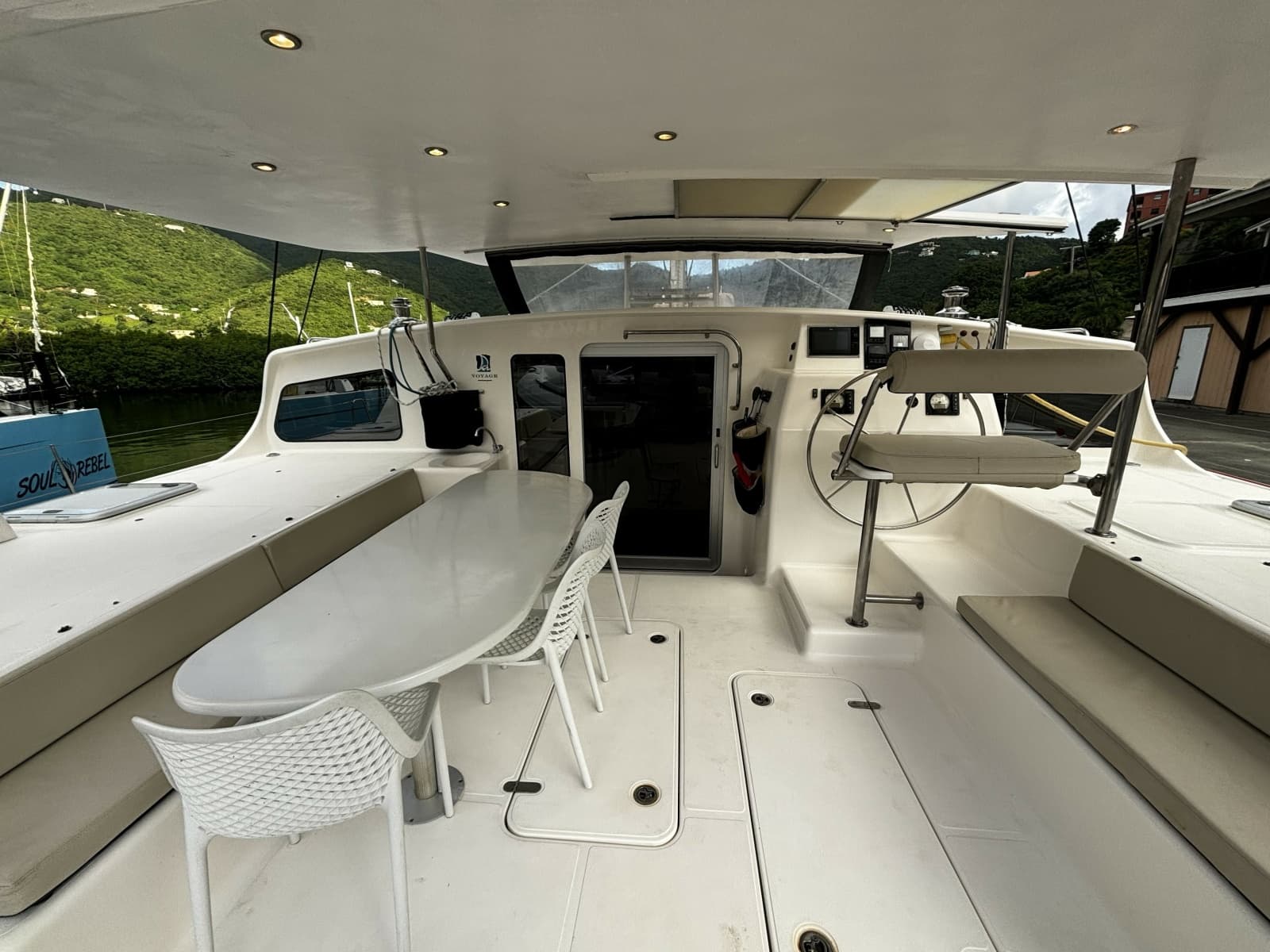 2011 Voyage Yachts 520