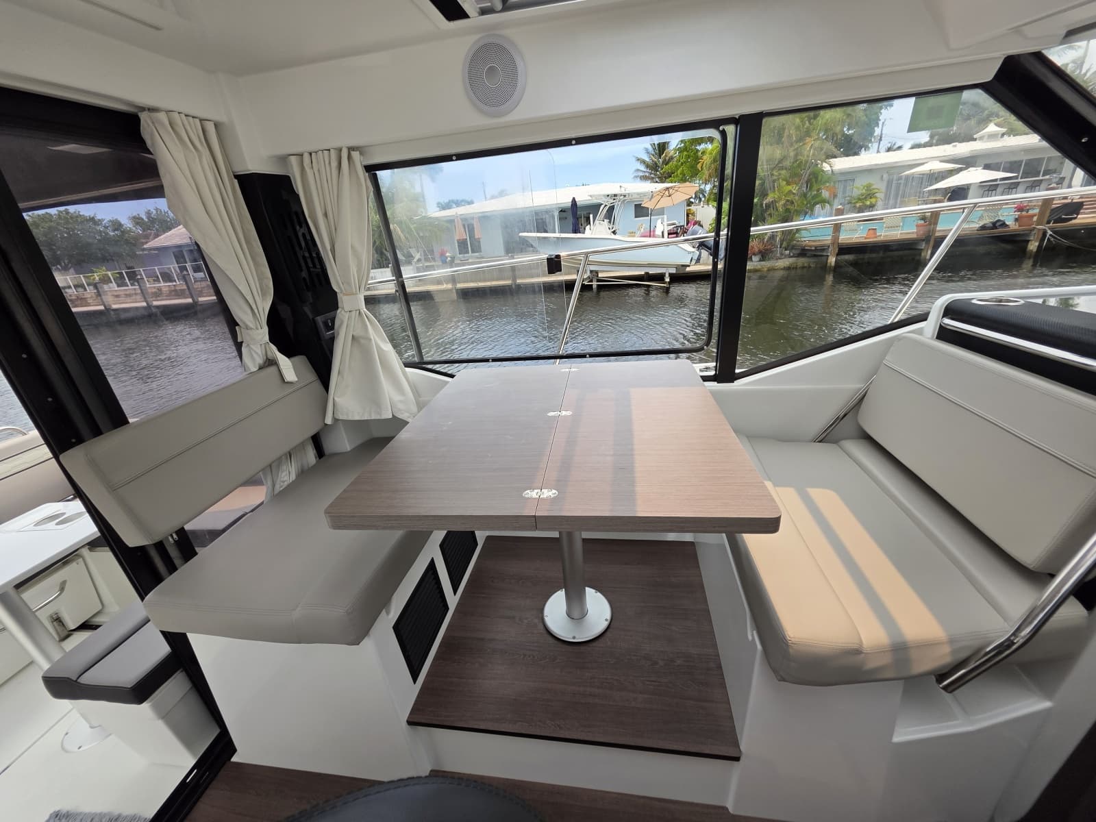 2025 Jeanneau NC 895 Series 2