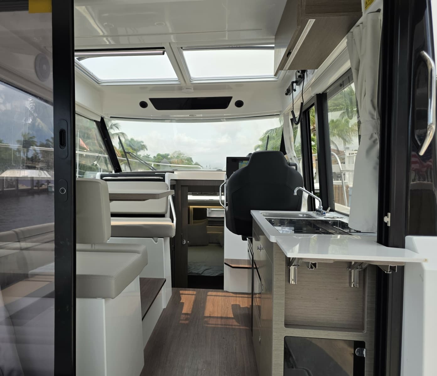2025 Jeanneau NC 895 Series 2