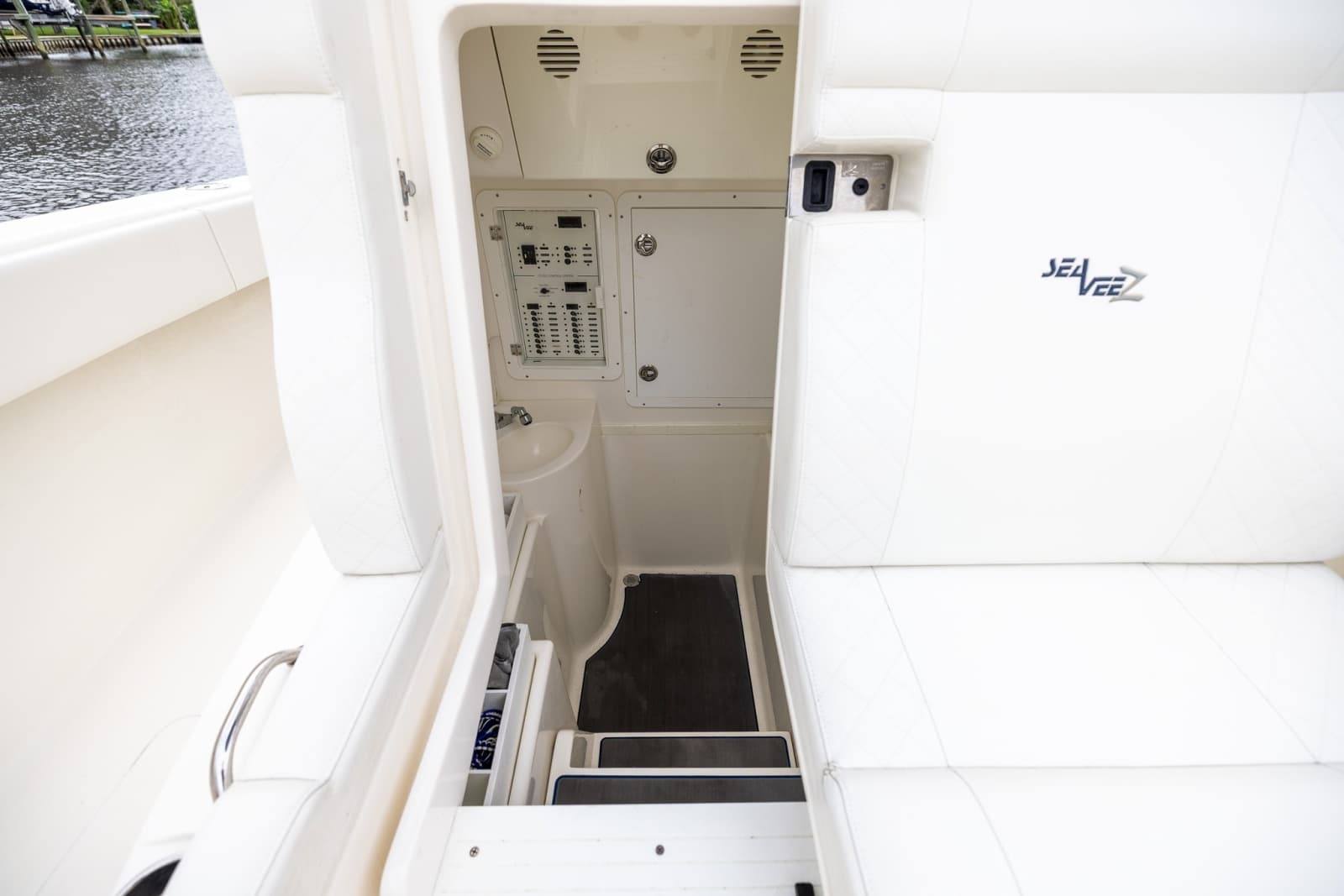 2019 SeaVee 322Z