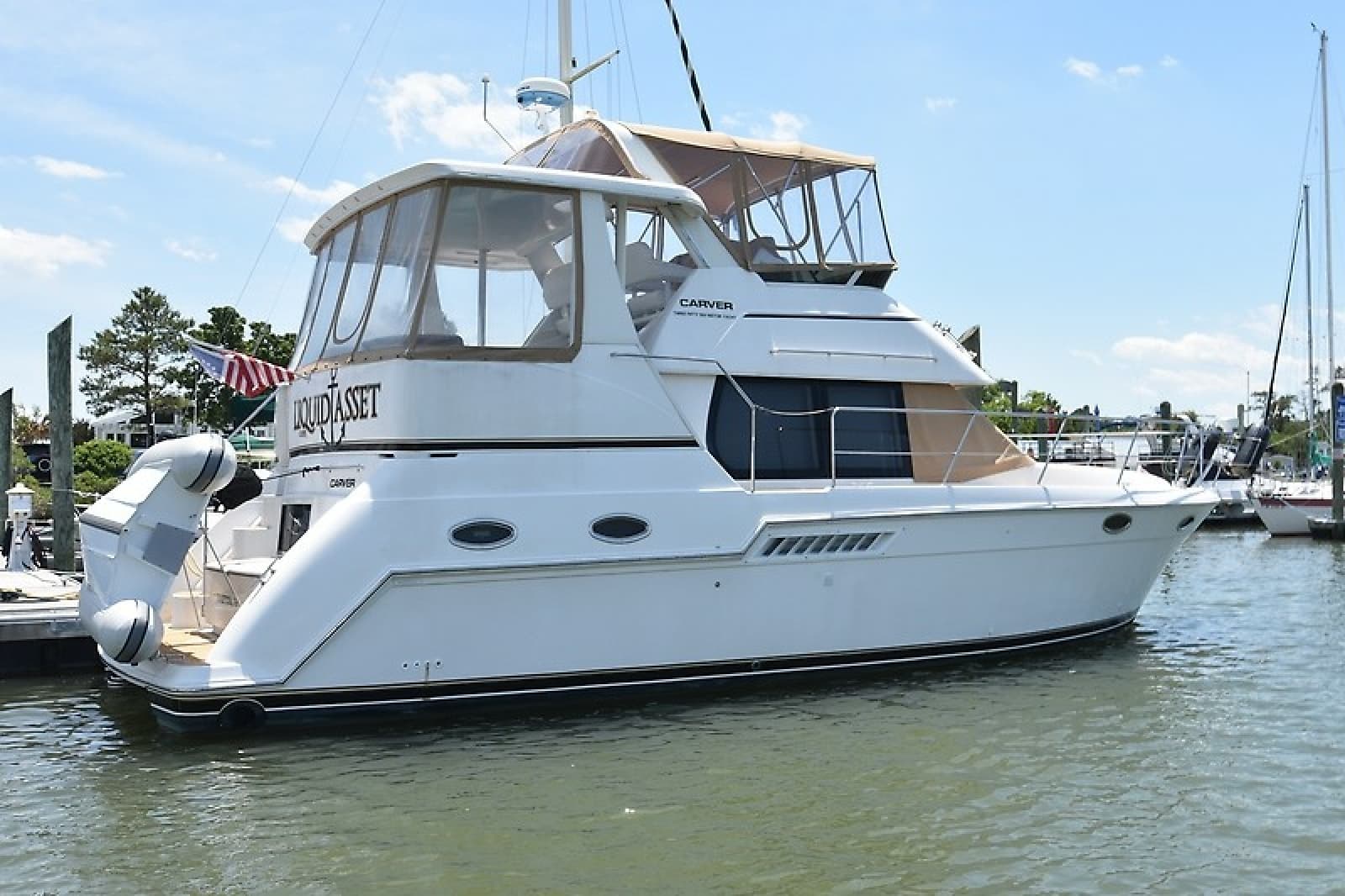 2001 Carver 356 Motoryacht
