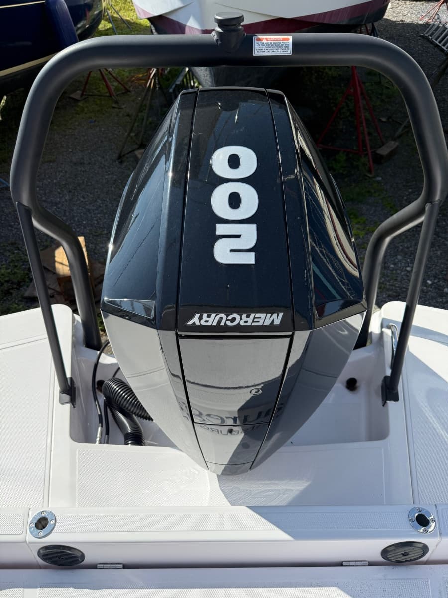 2022 Axopar 22 T-Top