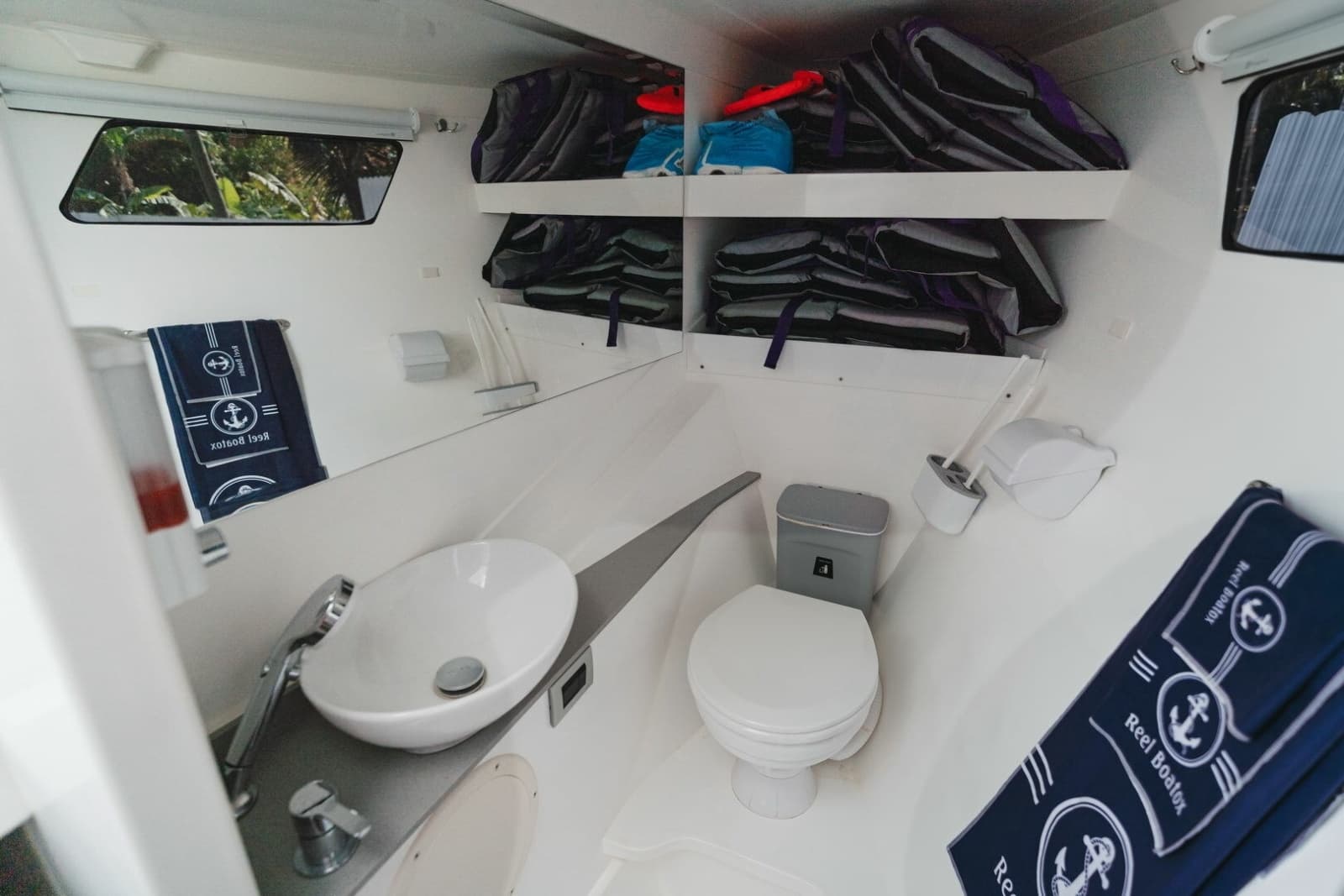 2024 Yachtcat 