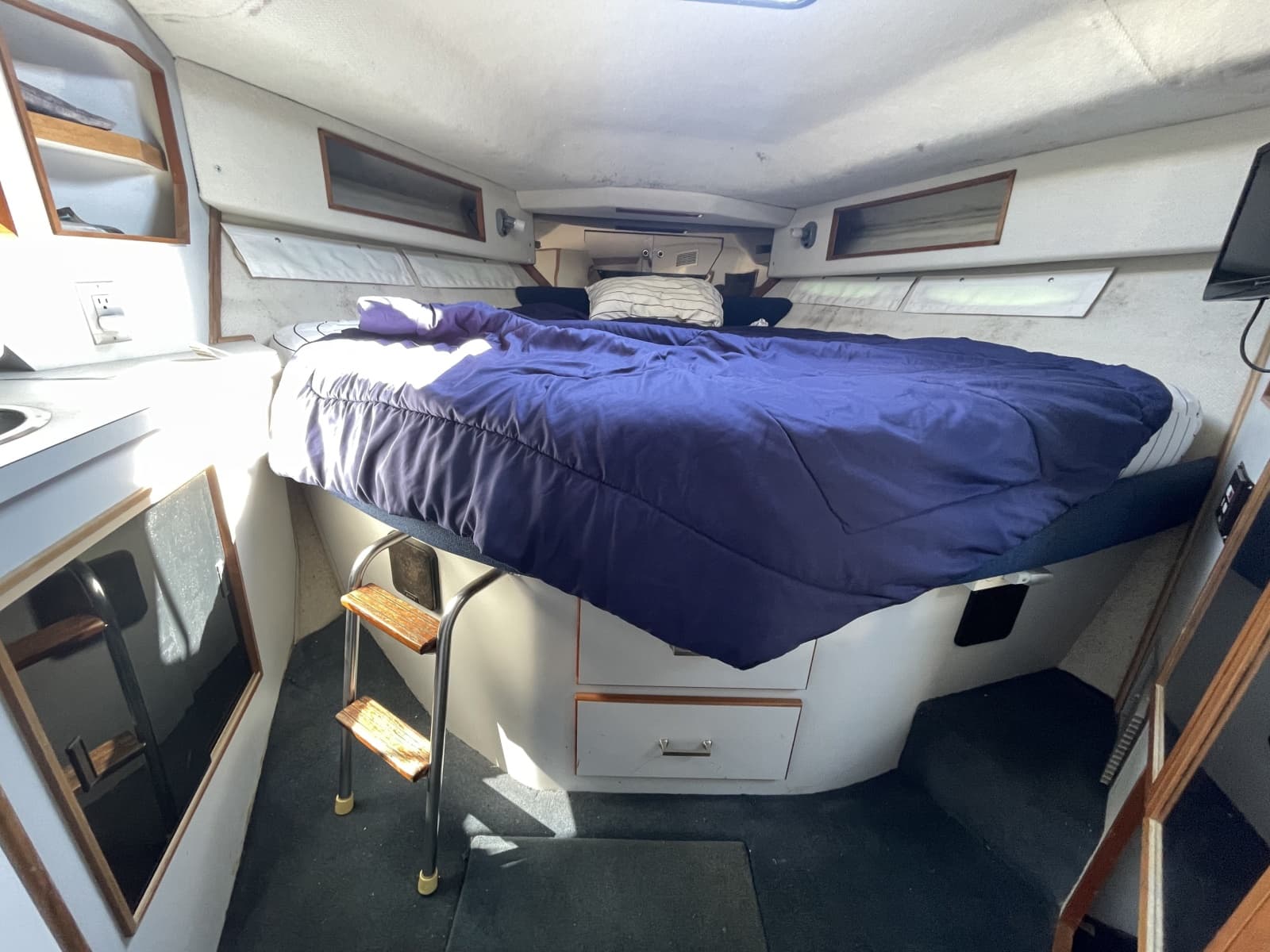 1990 Sea Ray 390 Express Cruiser
