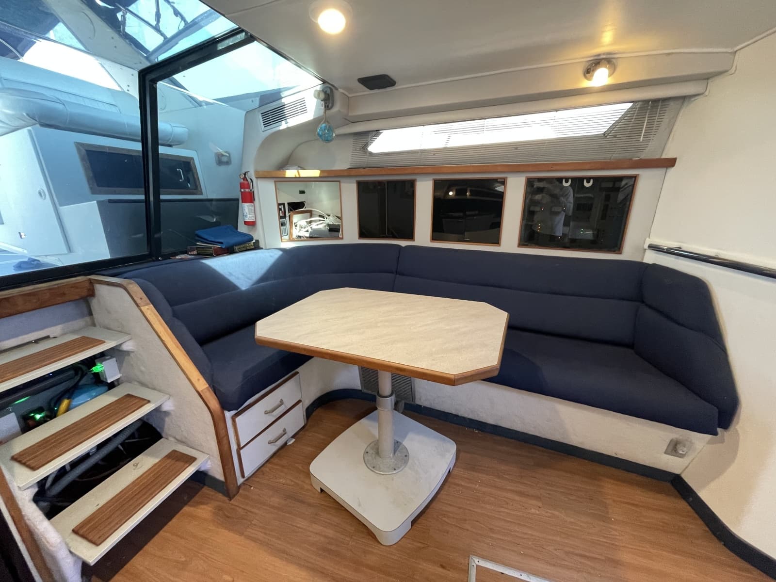 1990 Sea Ray 390 Express Cruiser