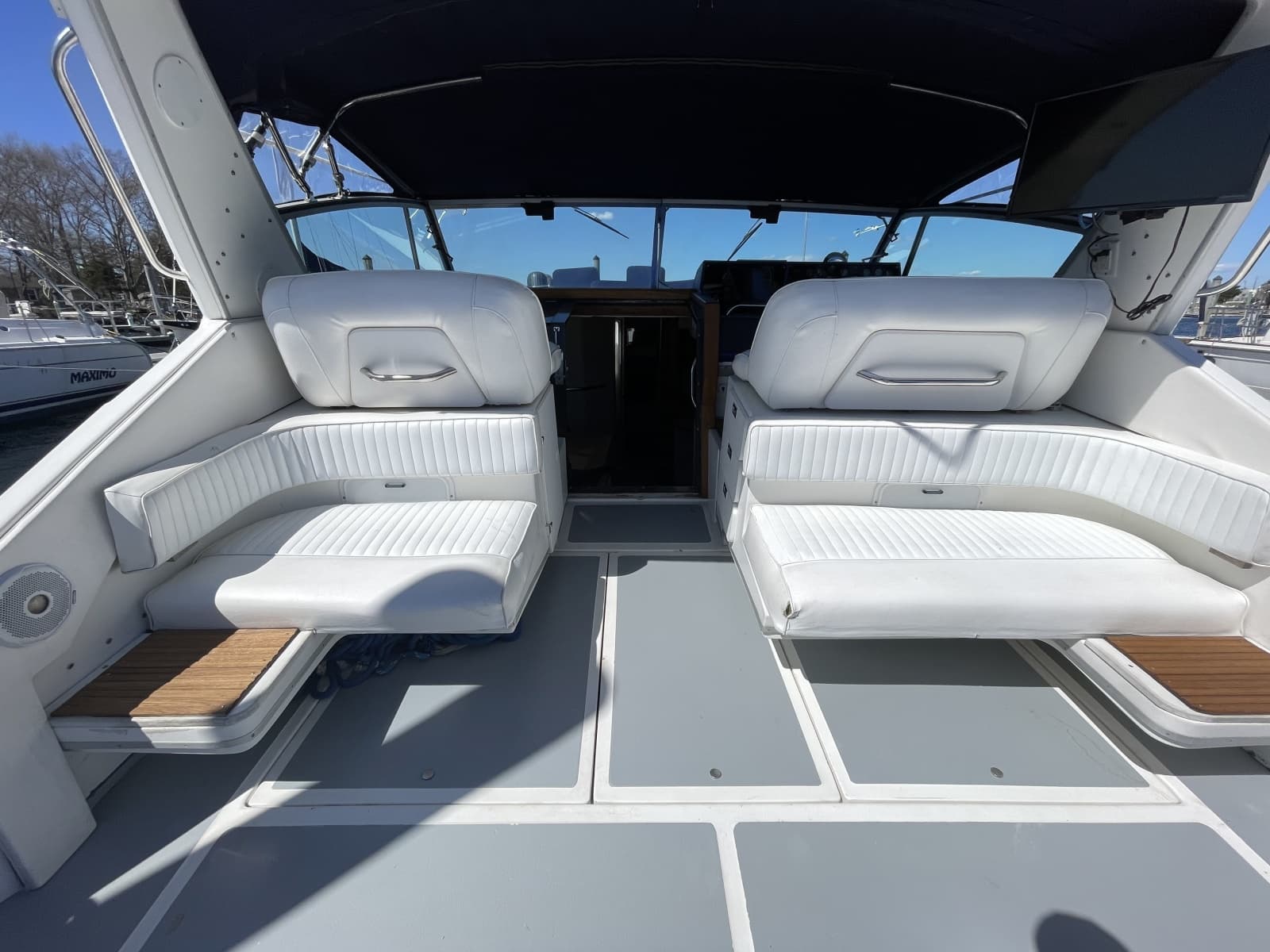 1990 Sea Ray 390 Express Cruiser