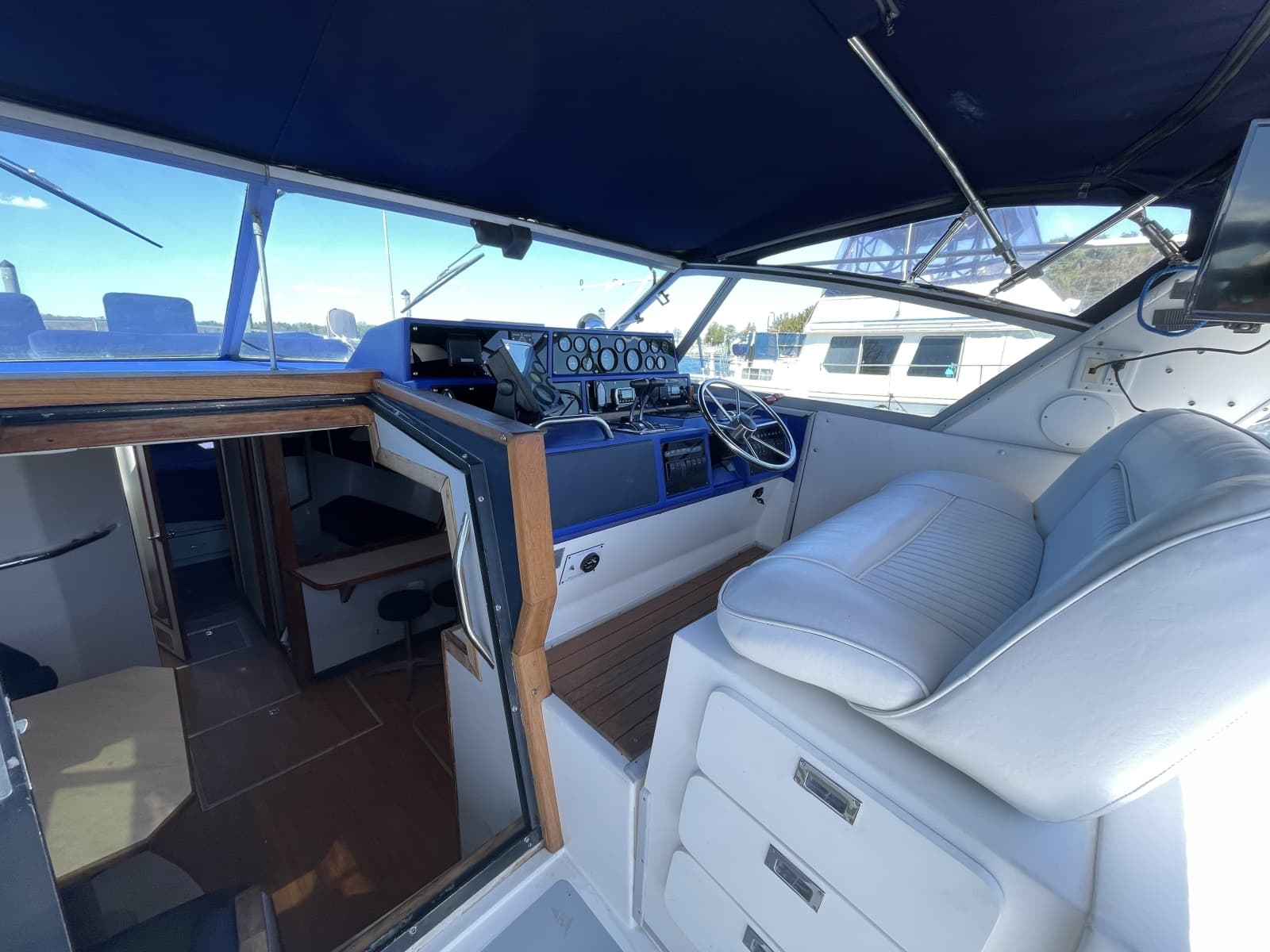 1990 Sea Ray 390 Express Cruiser