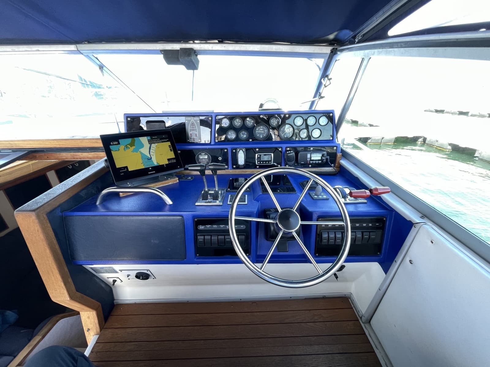 1990 Sea Ray 390 Express Cruiser