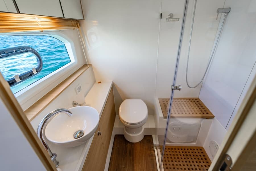 2024 Aquila 44 Yacht
