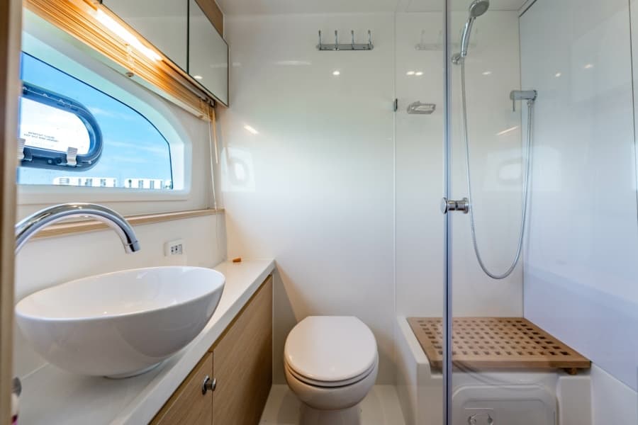 2024 Aquila 44 Yacht